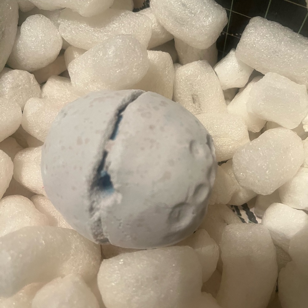 Lush Moon on a Stick Bath Bomb